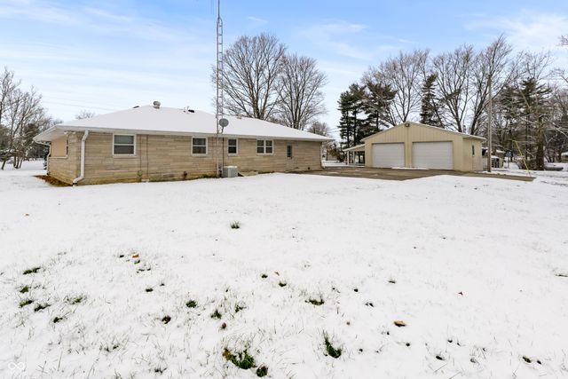 6742 E County Road 900 N, Seymour, IN 47274