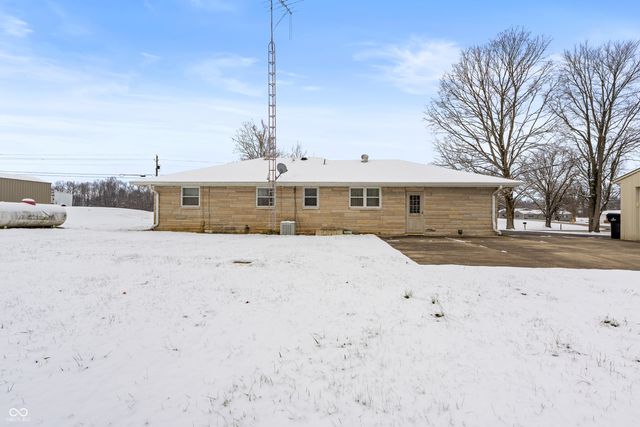 6742 E County Road 900 N, Seymour, IN 47274