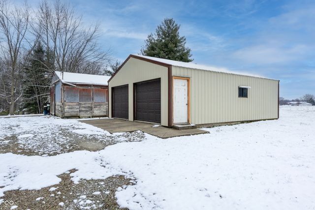 6742 E County Road 900 N, Seymour, IN 47274