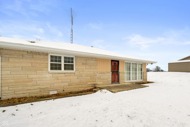 6742 E County Road 900 N, Seymour, IN 47274