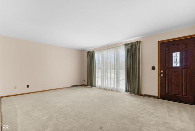 6742 E County Road 900 N, Seymour, IN 47274
