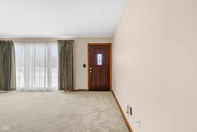 6742 E County Road 900 N, Seymour, IN 47274