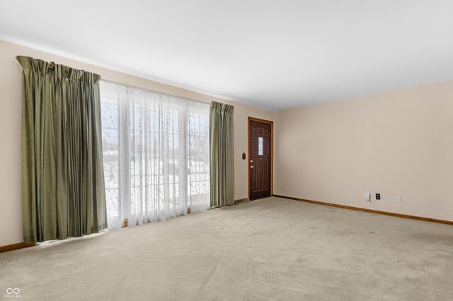 6742 E County Road 900 N, Seymour, IN 47274
