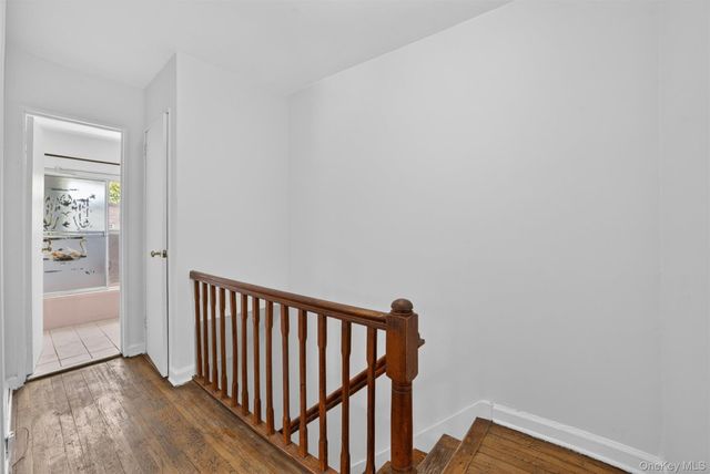 1124 E 213th Street, Bronx, NY 10469