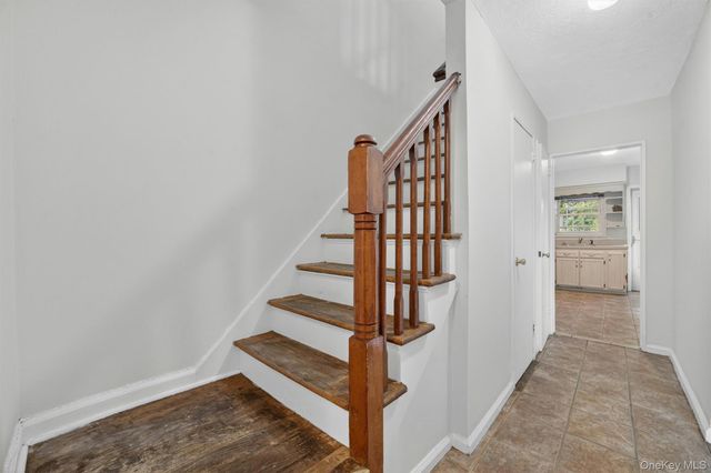 1124 E 213th Street, Bronx, NY 10469