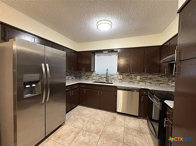 613 County Road 4876, Copperas Cove, TX 76522