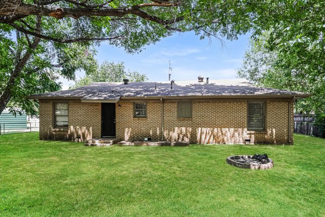 607 Dixon Street, Cleburne, TX 76033