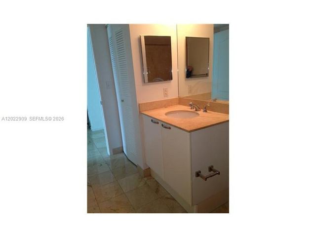 2101 BRICKELL 410, Miami, FL 33131