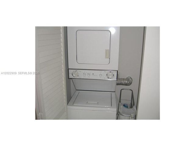 2101 BRICKELL 410, Miami, FL 33131