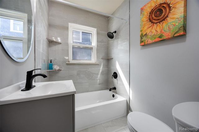 17108 Arlington Avenue, Allen Park, MI 48101