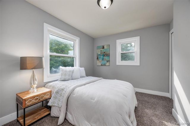 17108 Arlington Avenue, Allen Park, MI 48101
