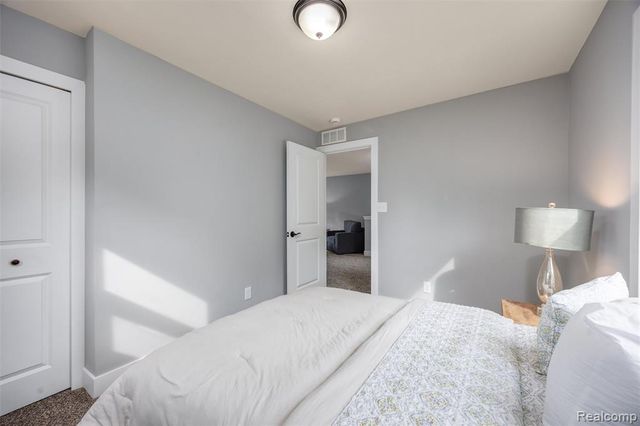 17108 Arlington Avenue, Allen Park, MI 48101