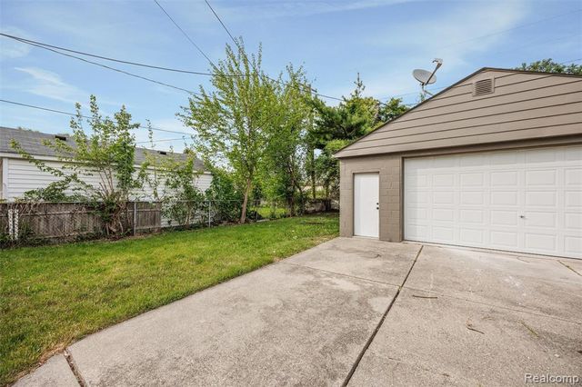 17108 Arlington Avenue, Allen Park, MI 48101