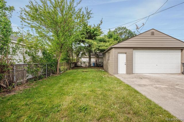17108 Arlington Avenue, Allen Park, MI 48101