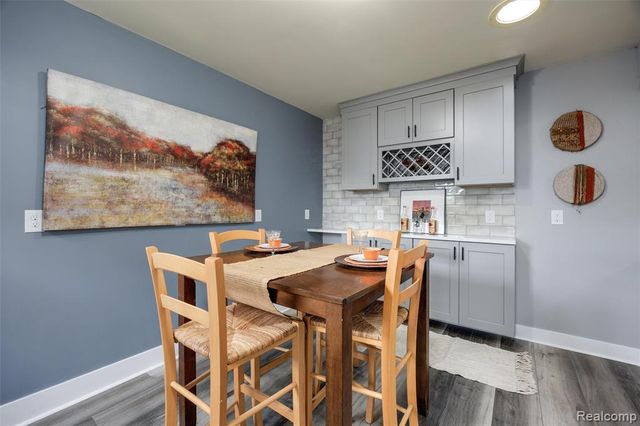 17108 Arlington Avenue, Allen Park, MI 48101
