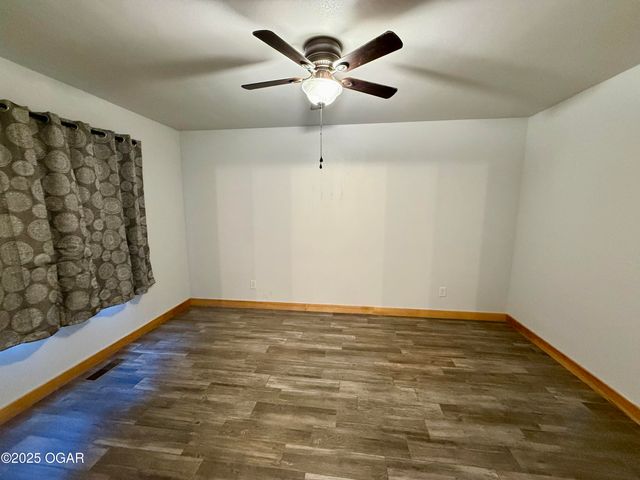 811 S Wood Street, Neosho, MO 64850