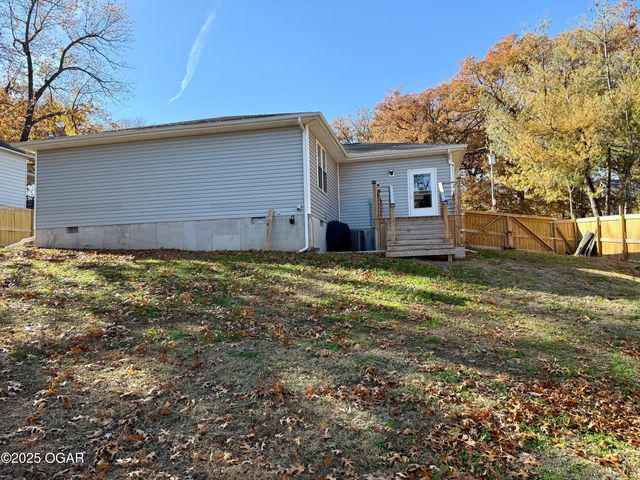 811 S Wood Street, Neosho, MO 64850