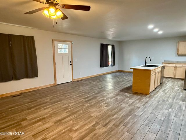 811 S Wood Street, Neosho, MO 64850