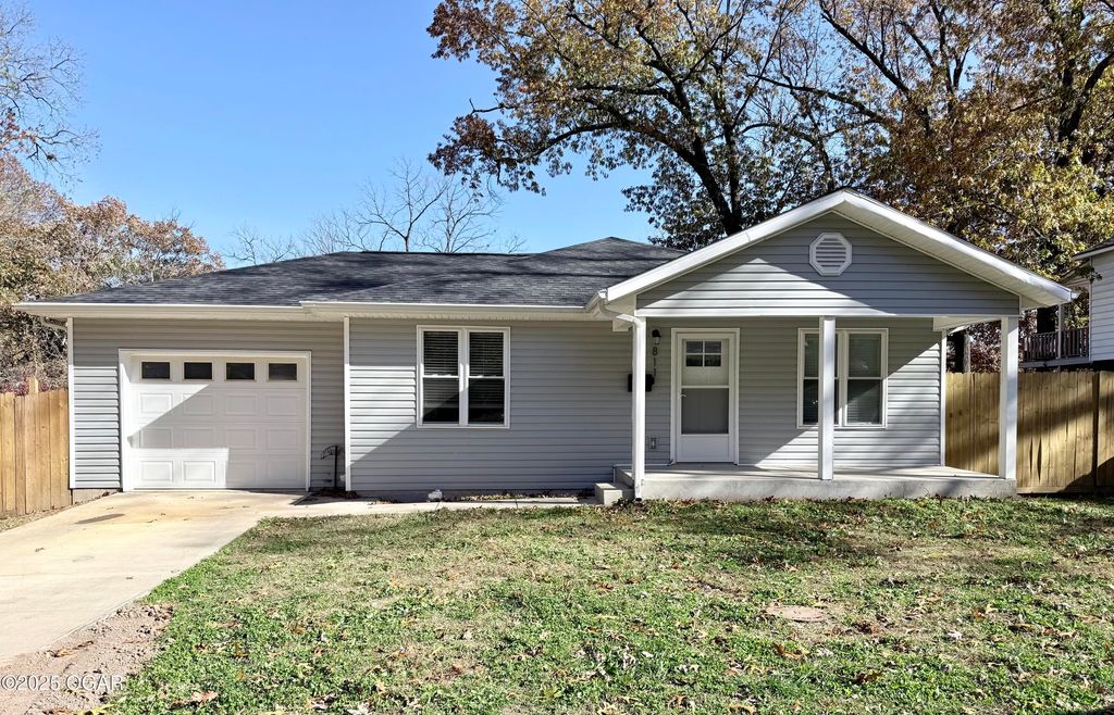 811 S Wood Street, Neosho, MO 64850
