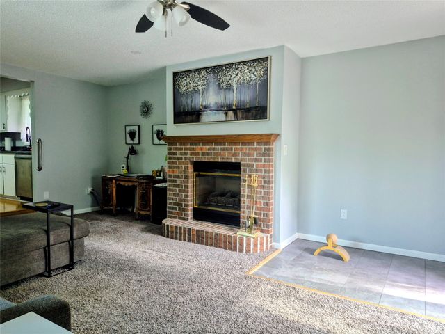 435 E LEACH Avenue, Des Moines, IA 50315