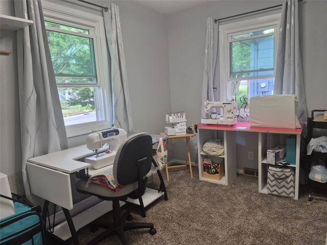 435 E LEACH Avenue, Des Moines, IA 50315