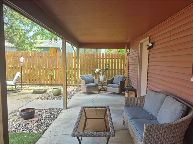 435 E LEACH Avenue, Des Moines, IA 50315