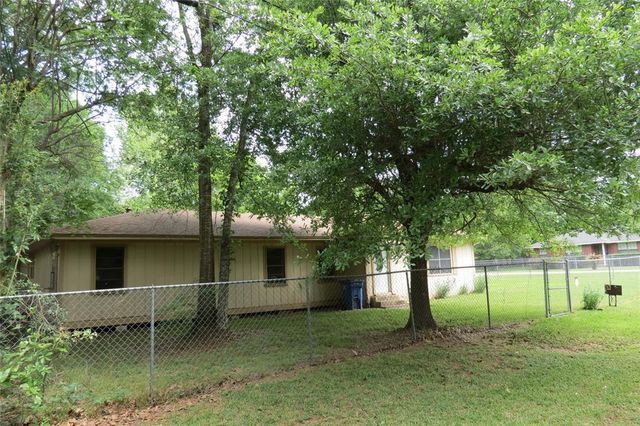380 Keeland Dr, New Waverly, TX 77538