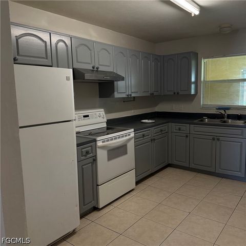 5105 30th ST SW, Lehigh Acres, FL 33973