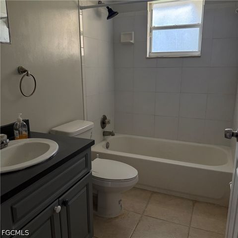 5105 30th ST SW, Lehigh Acres, FL 33973