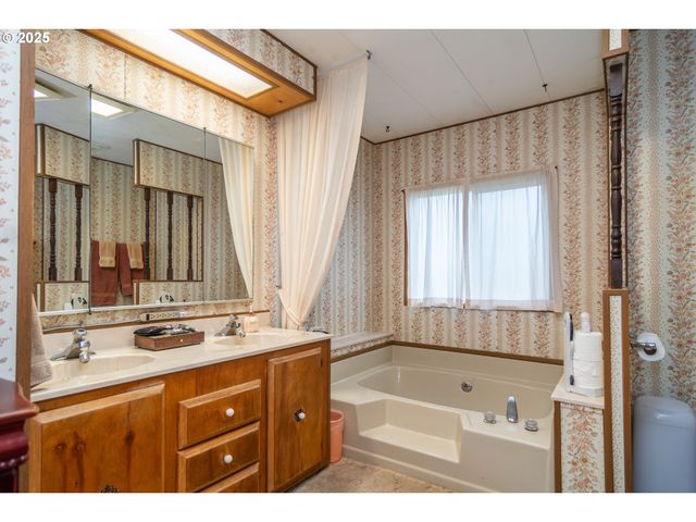 7840 GARDEN VALLEY Rd, Roseburg, OR 97471