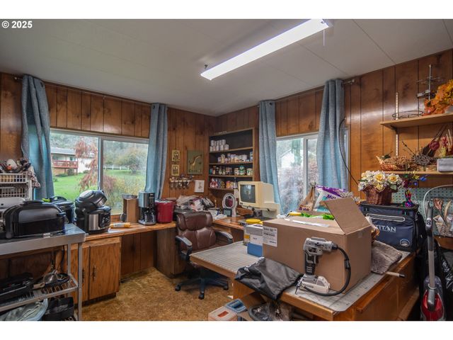 7840 GARDEN VALLEY Rd, Roseburg, OR 97471