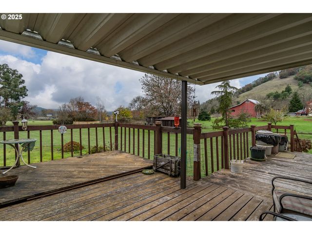 7840 GARDEN VALLEY Rd, Roseburg, OR 97471