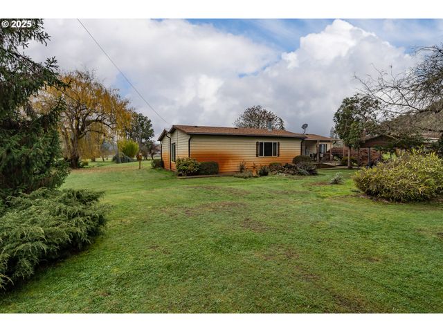 7840 GARDEN VALLEY Rd, Roseburg, OR 97471