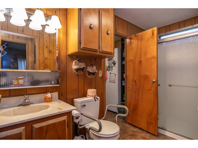 7840 GARDEN VALLEY Rd, Roseburg, OR 97471