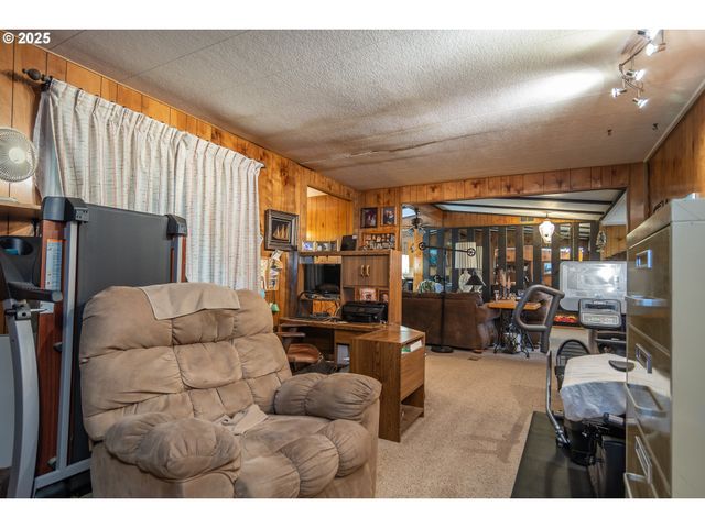 7840 GARDEN VALLEY Rd, Roseburg, OR 97471