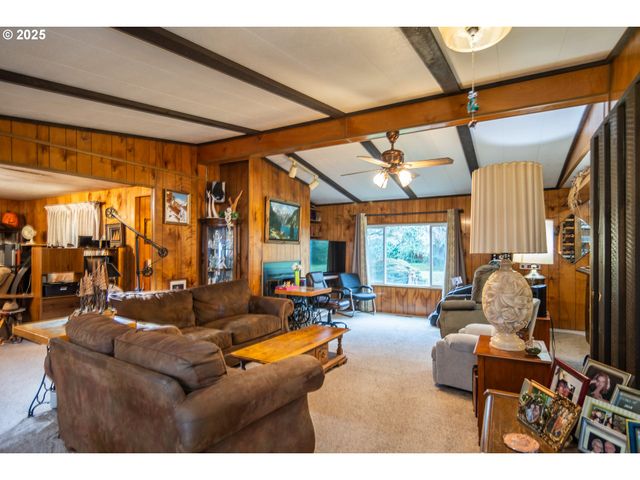 7840 GARDEN VALLEY Rd, Roseburg, OR 97471