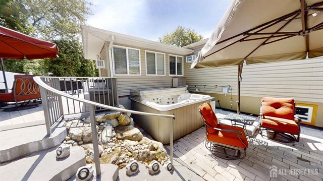 4 Meade Court, Piscataway, NJ 08854