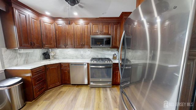 4 Meade Court, Piscataway, NJ 08854