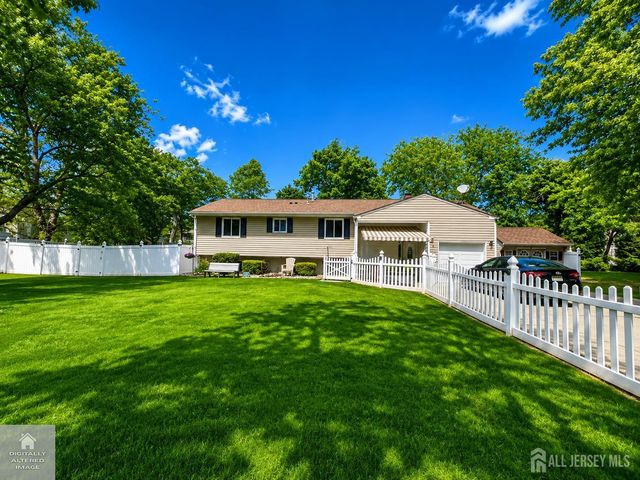 4 Meade Court, Piscataway, NJ 08854