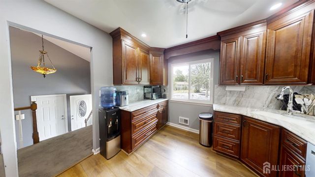 4 Meade Court, Piscataway, NJ 08854