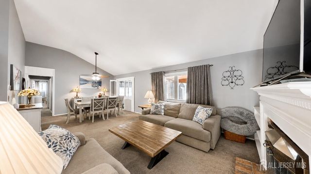 4 Meade Court, Piscataway, NJ 08854