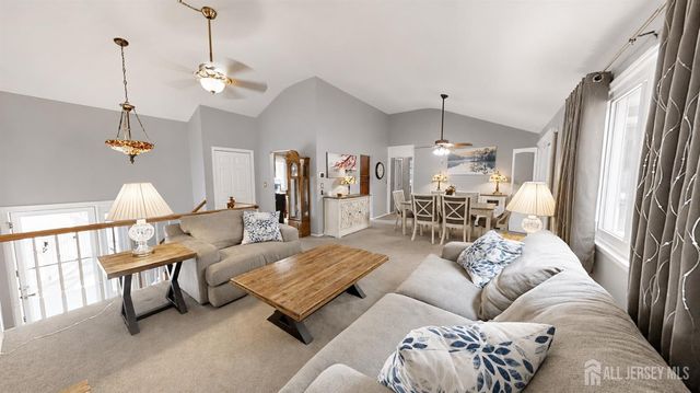 4 Meade Court, Piscataway, NJ 08854