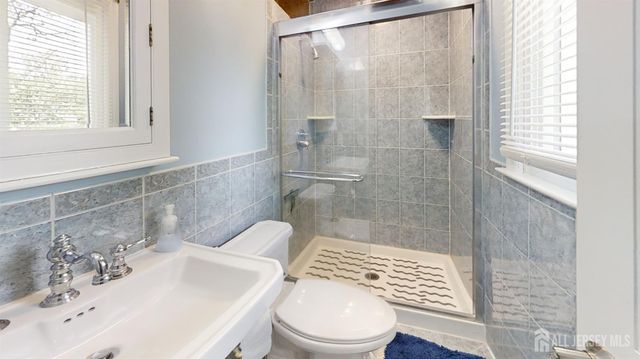 4 Meade Court, Piscataway, NJ 08854