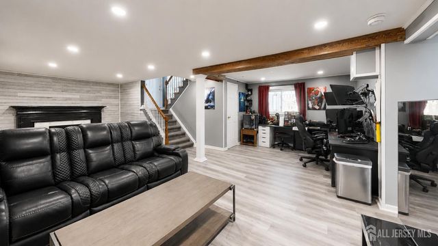 4 Meade Court, Piscataway, NJ 08854