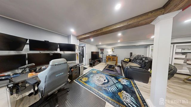 4 Meade Court, Piscataway, NJ 08854