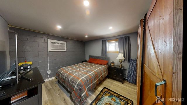 4 Meade Court, Piscataway, NJ 08854