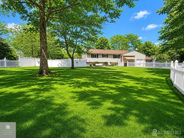 4 Meade Court, Piscataway, NJ 08854