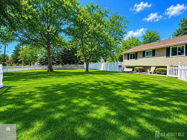 4 Meade Court, Piscataway, NJ 08854