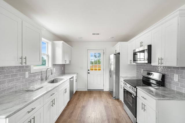 1138 Snow Ave, Madison, TN 37115