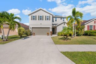 5900 NW Pine Trail Circle, Port St Lucie, FL 34983